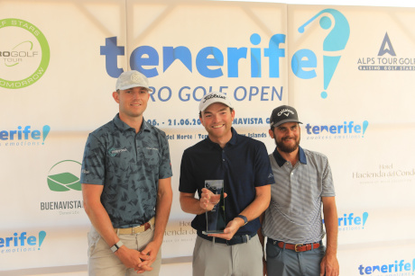 Jack Floydd, Lars Keunen & Paul Murphy (v. l.) bei der Siegerehrung. Tenerife Pro Golf Open 2023 